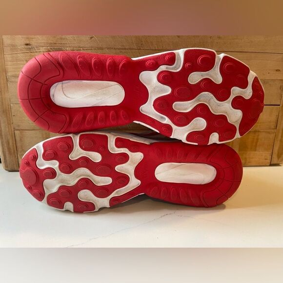 Nike Air Max 270 React Red Black White Sz 6Y - Picture 5 of 6